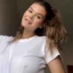 Ashley Tervort ver incluso grandes tatuajes
