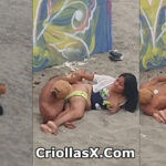 Un par de amigos sorprendieron tener relaciones sexuales en una playa en Ecuador - Creole Porn